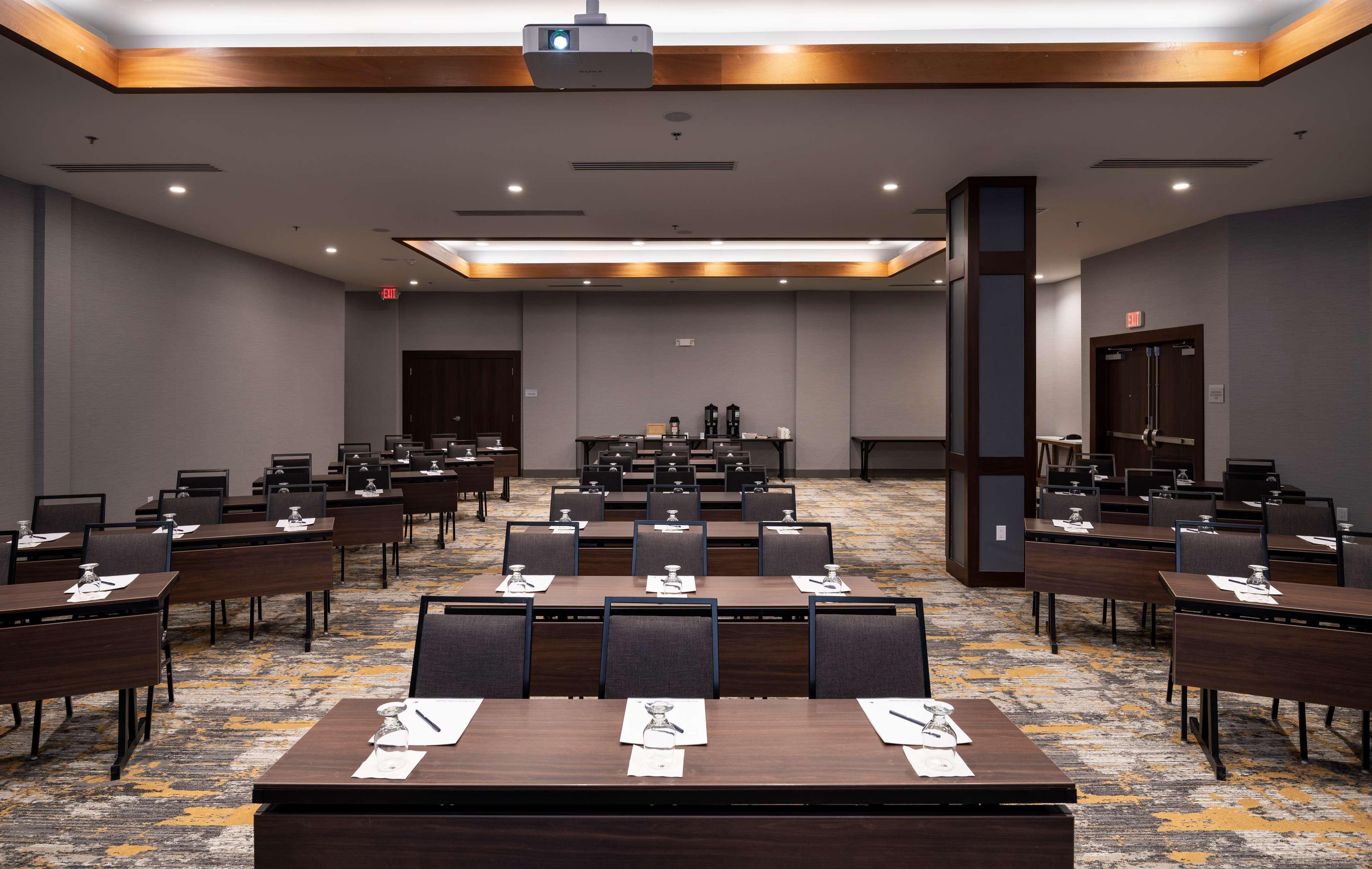 Doubletree By Hilton Madison East Otel Dış mekan fotoğraf