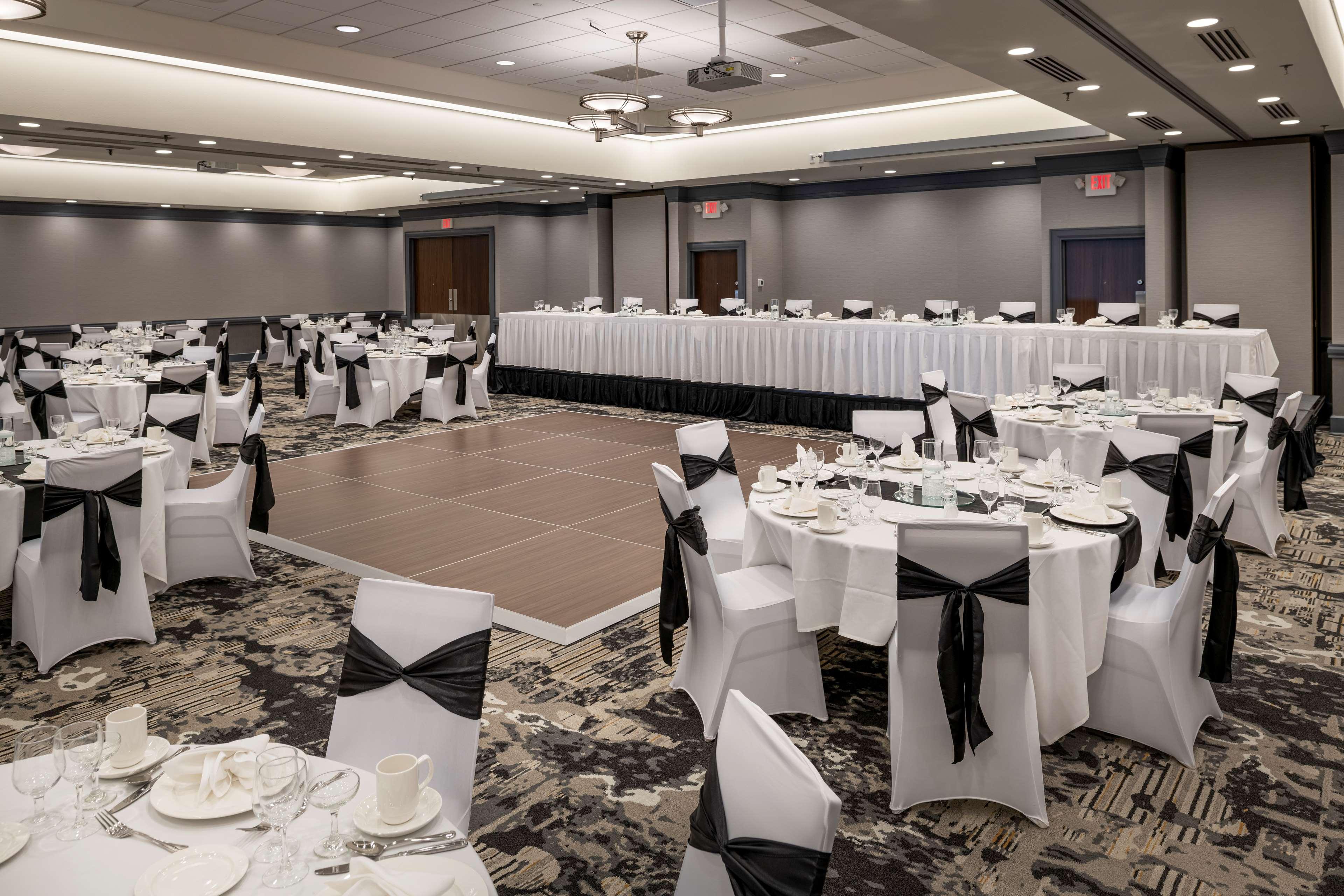 Doubletree By Hilton Madison East Otel Dış mekan fotoğraf