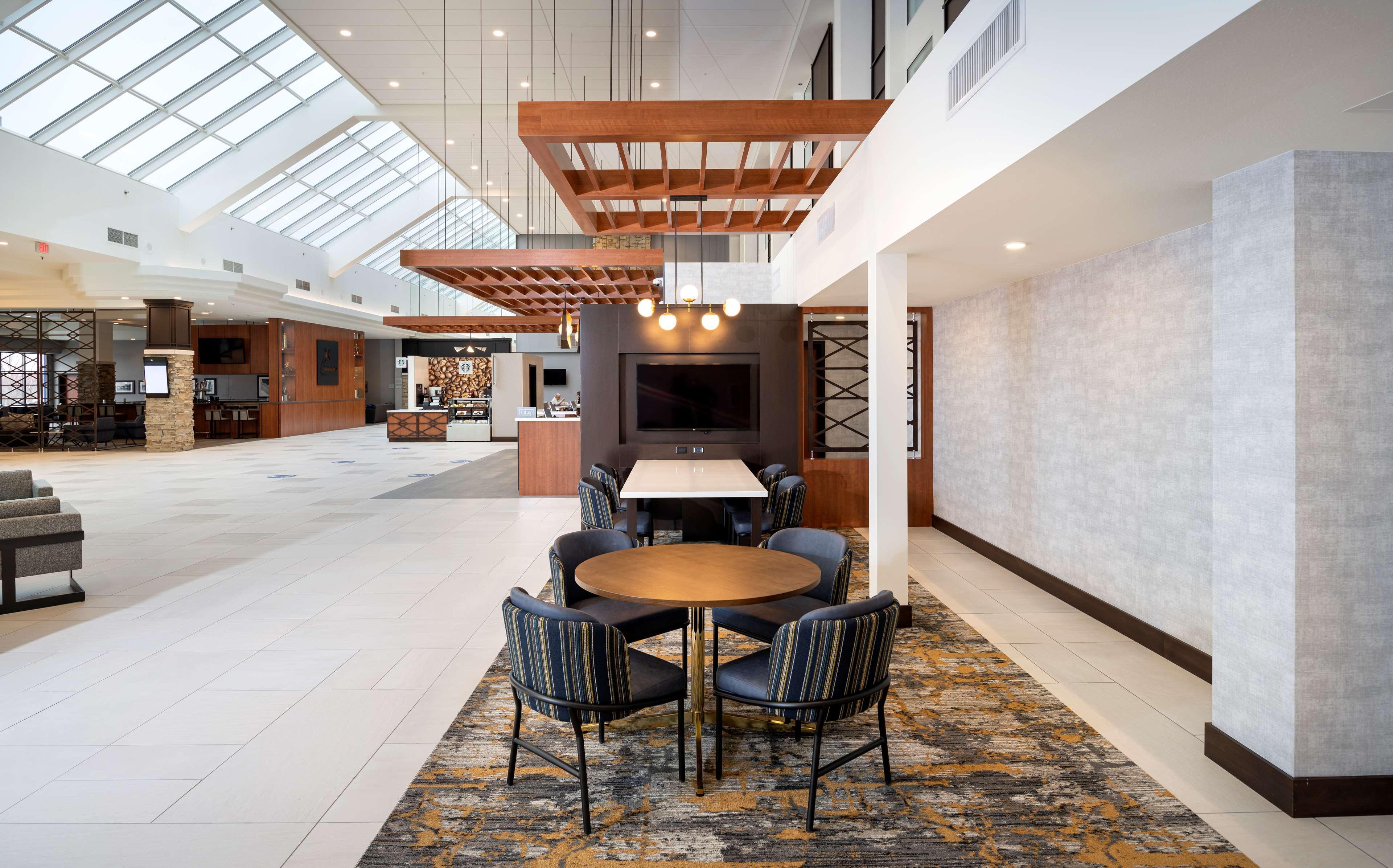 Doubletree By Hilton Madison East Otel Dış mekan fotoğraf