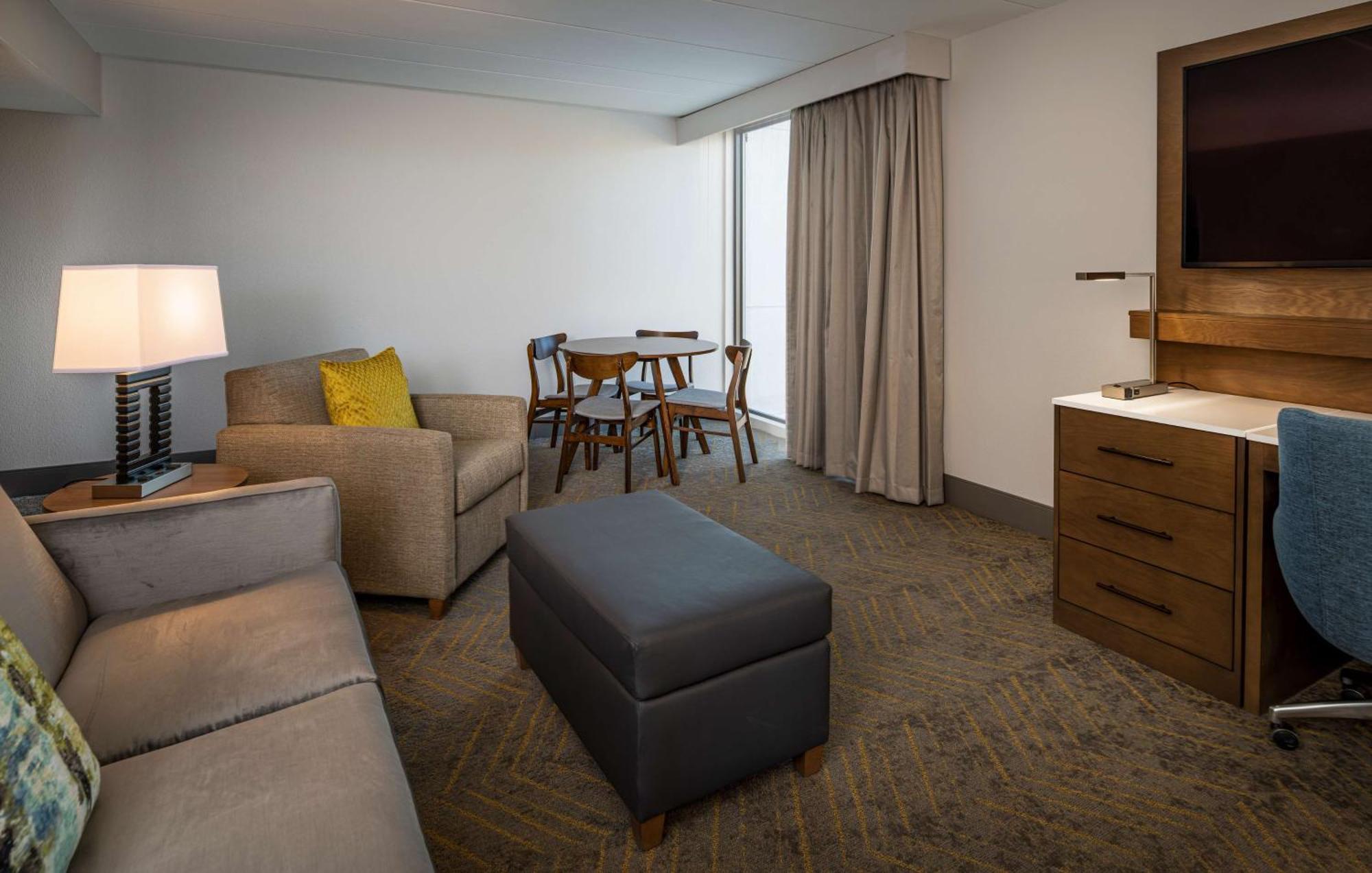 Doubletree By Hilton Madison East Otel Dış mekan fotoğraf