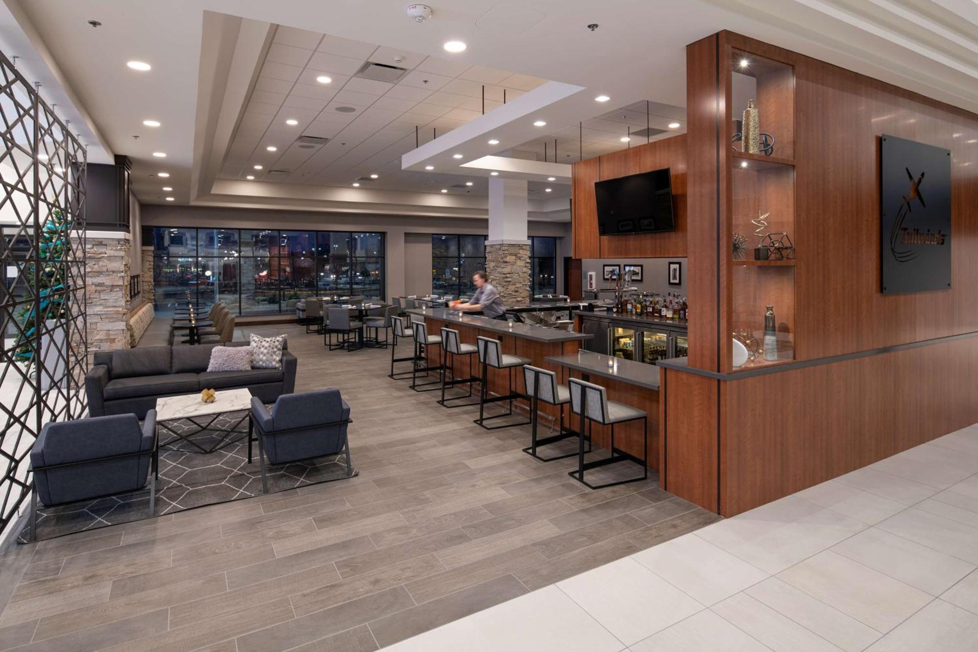Doubletree By Hilton Madison East Otel Dış mekan fotoğraf