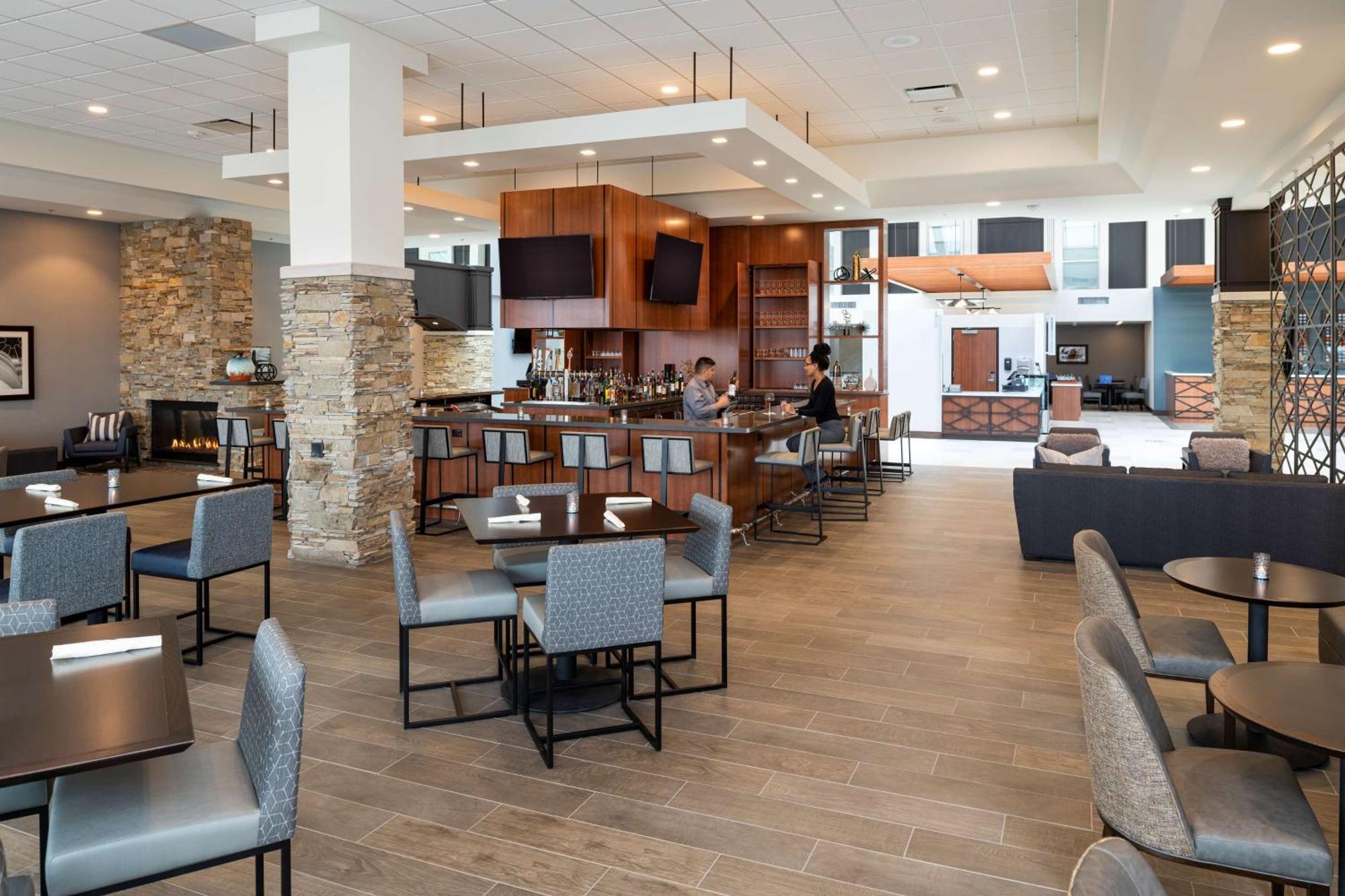 Doubletree By Hilton Madison East Otel Dış mekan fotoğraf