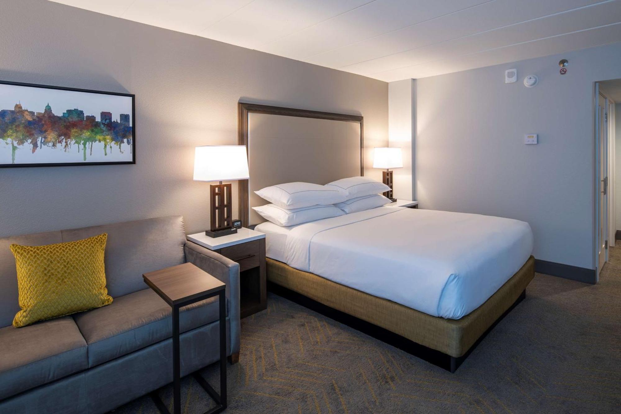 Doubletree By Hilton Madison East Otel Dış mekan fotoğraf