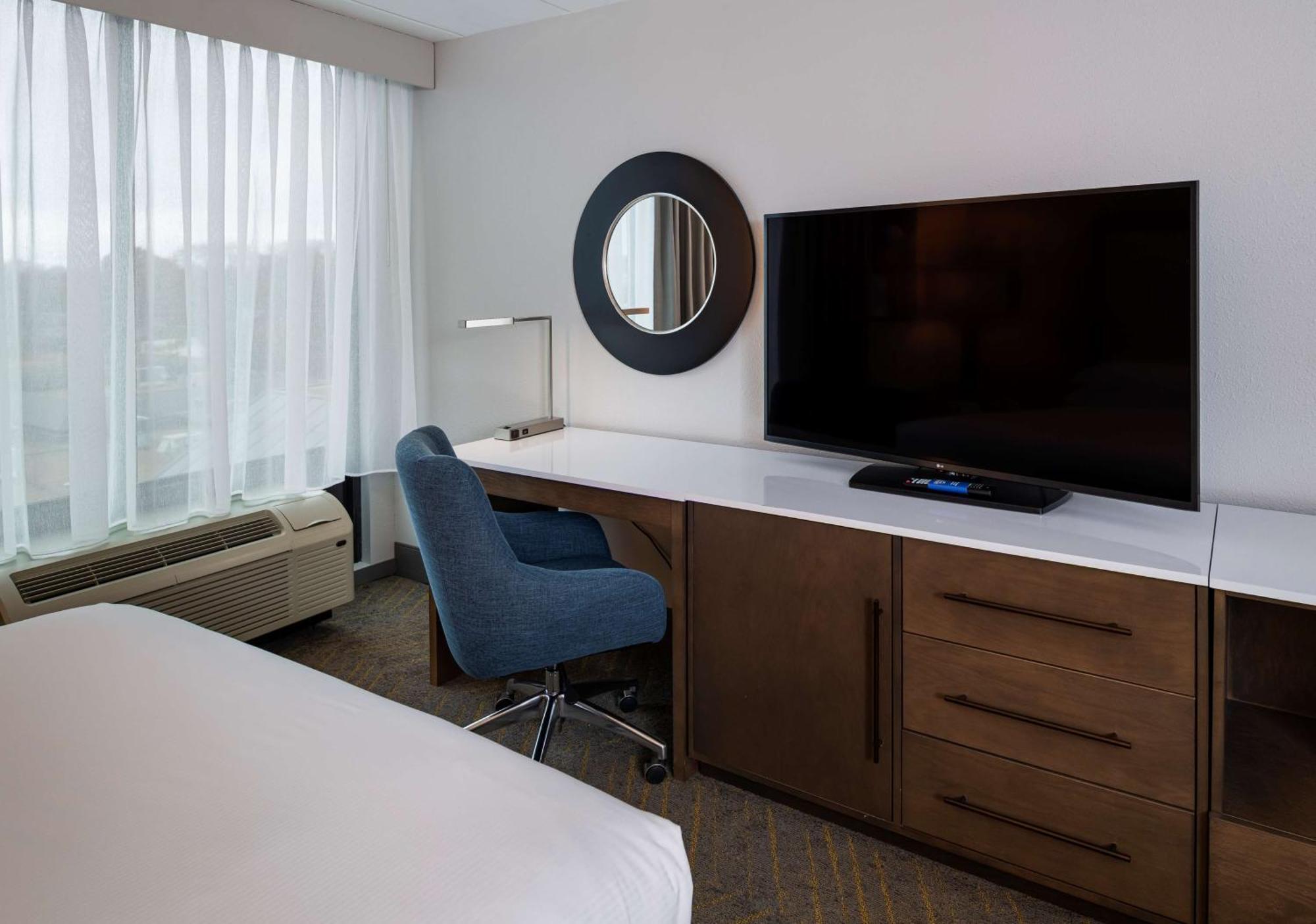 Doubletree By Hilton Madison East Otel Dış mekan fotoğraf