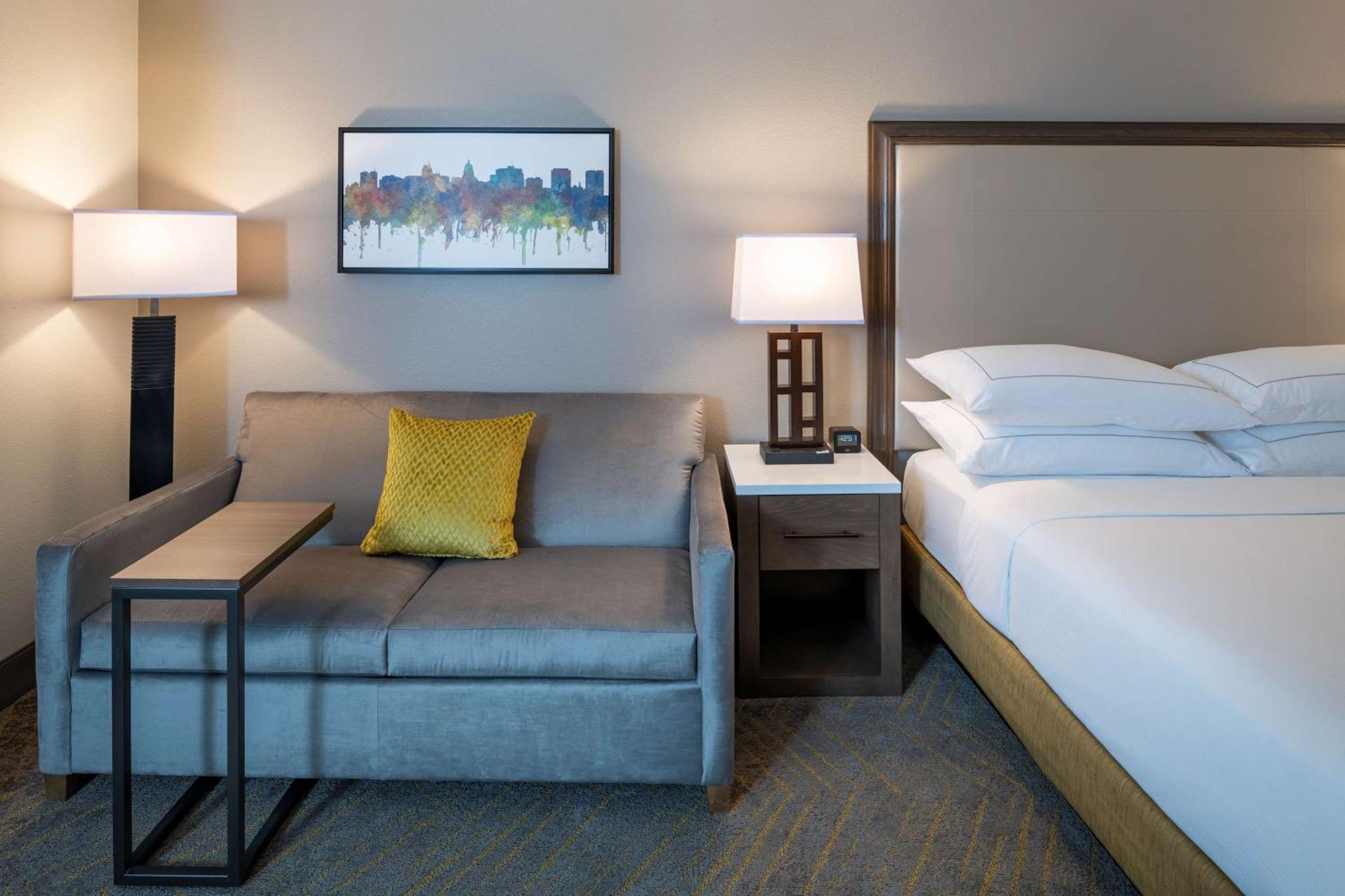 Doubletree By Hilton Madison East Otel Dış mekan fotoğraf