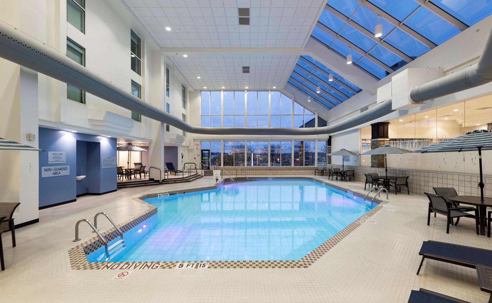 Doubletree By Hilton Madison East Otel Dış mekan fotoğraf
