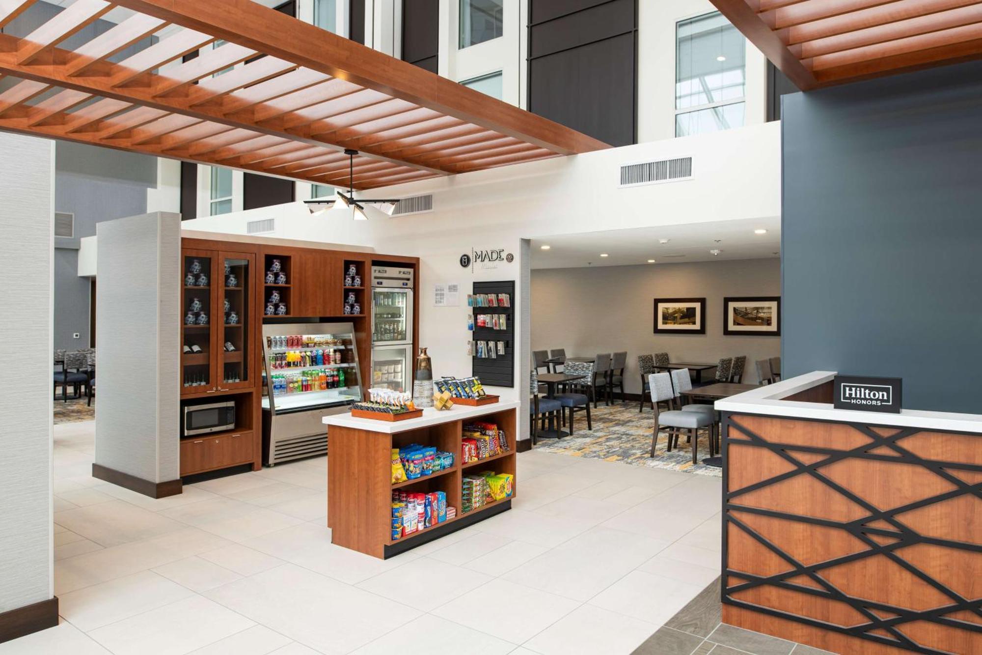 Doubletree By Hilton Madison East Otel Dış mekan fotoğraf